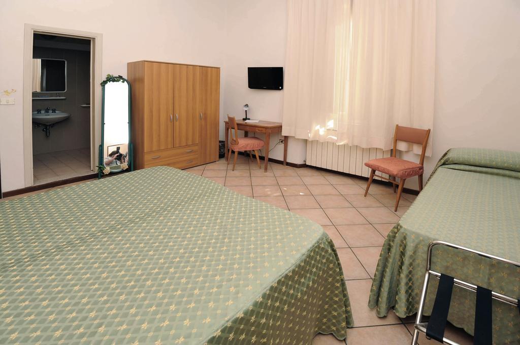 Hotel Marina モンテカティーニ・テルメ エクステリア 写真