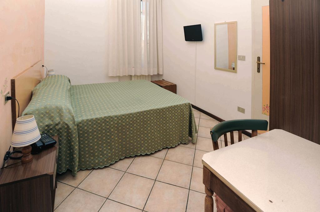 Hotel Marina モンテカティーニ・テルメ 部屋 写真